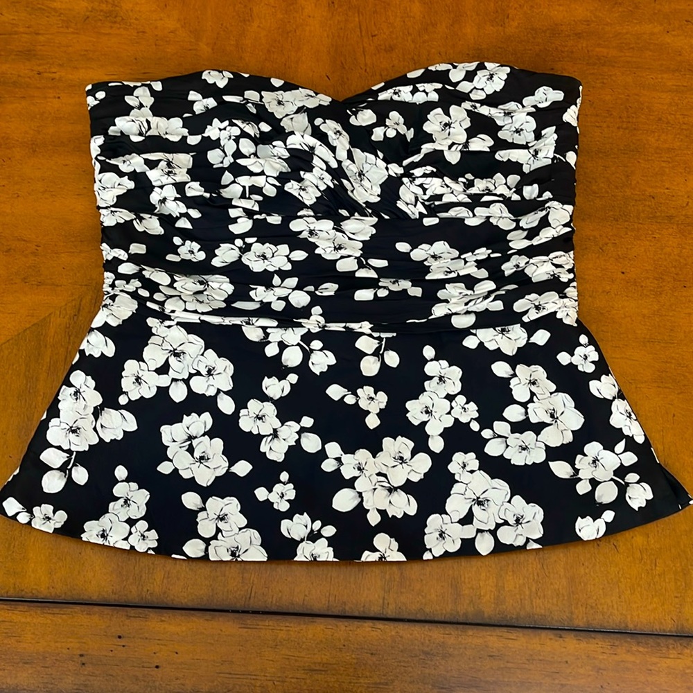White House Black Market Black and White Floral Tube Top
